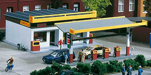 015-11340 - 1:87 Tankstelle